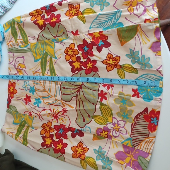 Izod A-line skirt, tropical print, size 10 - Picture 9 of 9